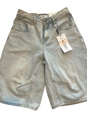 Light Washed Denim Shorts - Light Blue